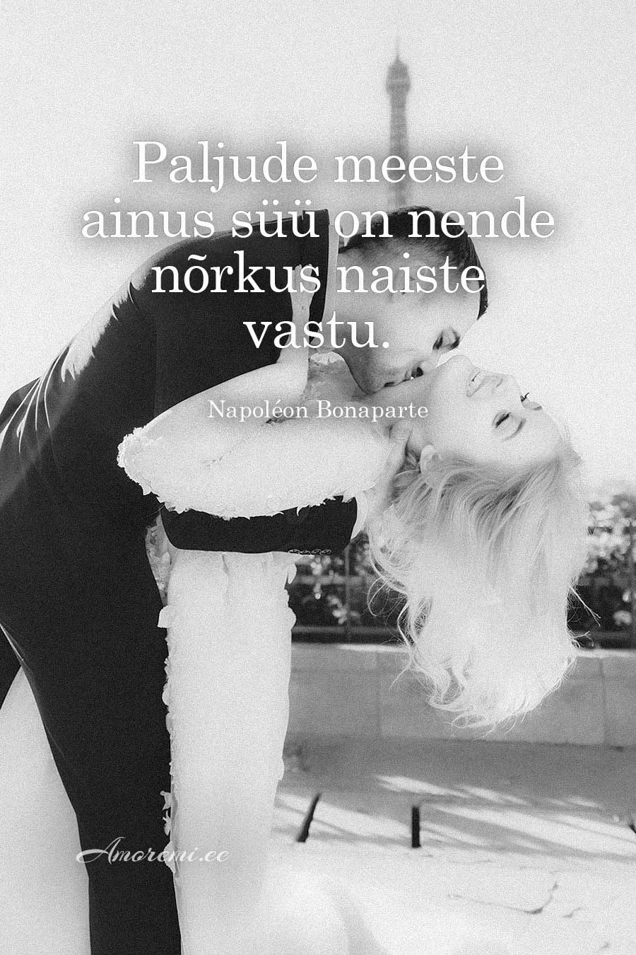 Mees suudleb naist - tsitaat